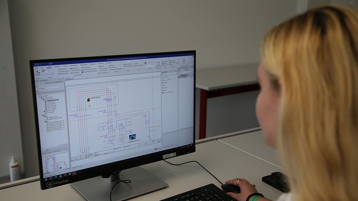 Creating schematics with EPLAN Education Creating schematics with the help of software tools from the EPLAN Education